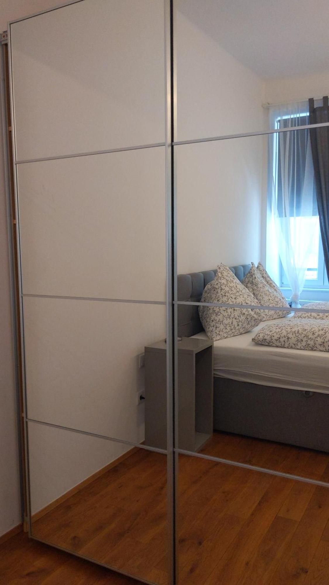 Design Place 1030 Vienna Room photo